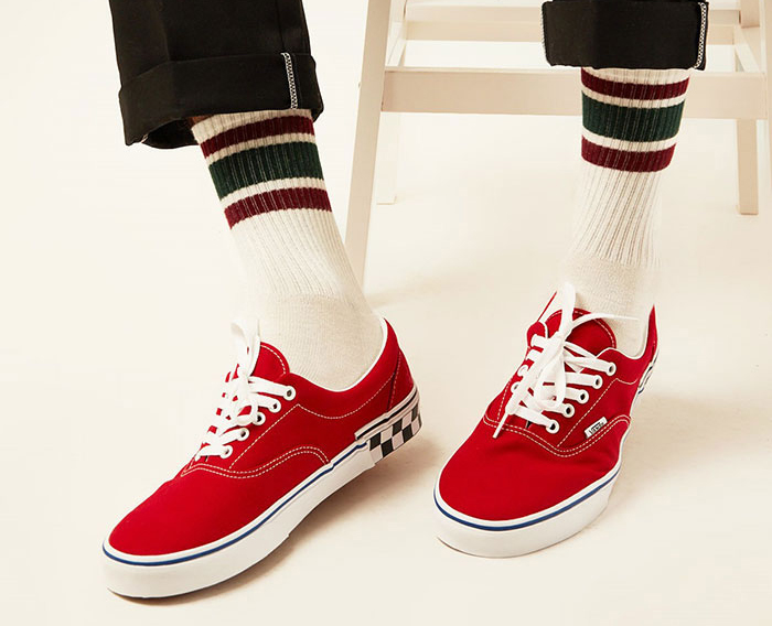 Loại bỏ sự nhàm chán qua cách xỏ dây giày Vans Authentic 