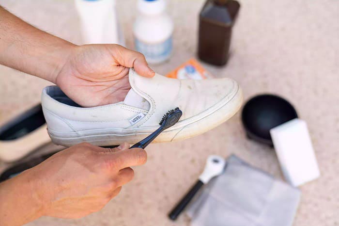 "Bỏ túi" cách khử mùi giày Vans đơn giản và nhanh chóng