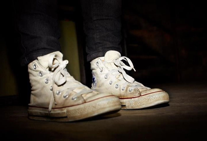 Mẹo nhỏ về những cách làm sạch giày Converse mỗi khi giày bị vấy bẩn