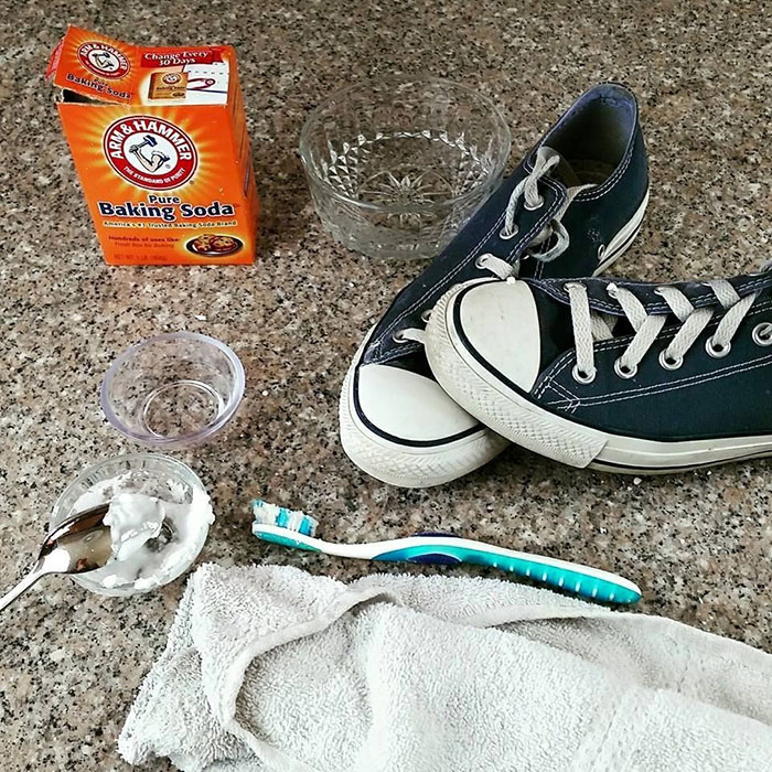 Mẹo nhỏ về những cách làm sạch giày Converse mỗi khi giày bị vấy bẩn
