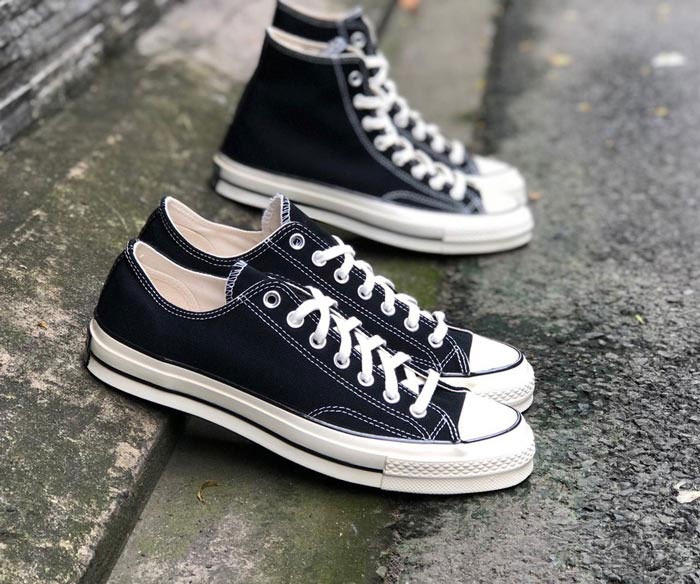 Bỏ túi cách buộc giày Converse cổ thấp nhanh gọn, ấn tượng