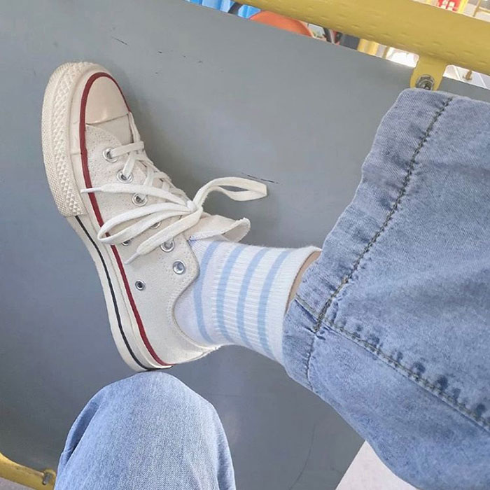 Bỏ túi cách buộc giày Converse cổ thấp nhanh gọn, ấn tượng