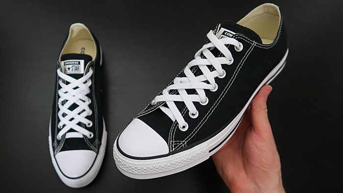 Bỏ túi cách buộc giày Converse cổ thấp nhanh gọn, ấn tượng