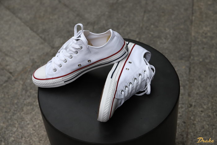 Converse Chuck Taylor Classic White - Đôi giày đi từ tối giản đến kinh điển