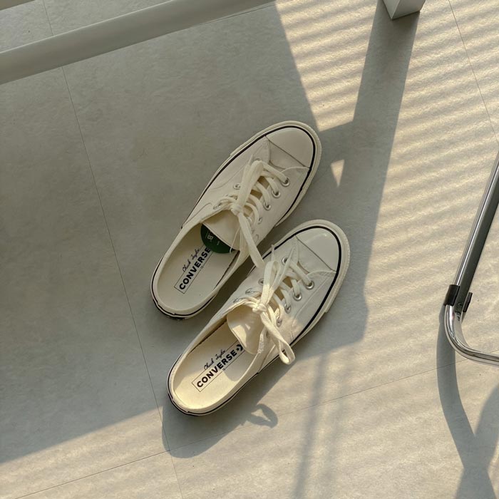Thỏa sức sáng tạo với giày Converse đạp gót trong tủ đồ của bạn