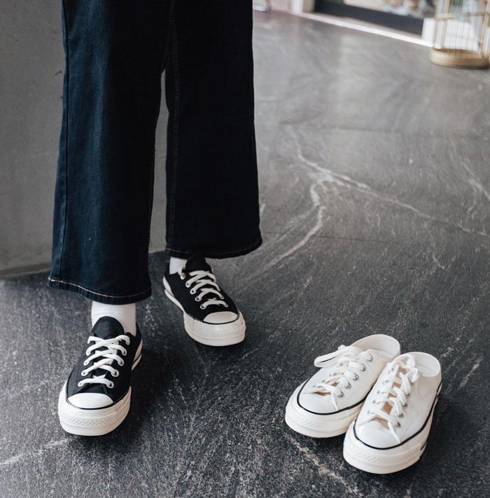 Thỏa sức sáng tạo với giày Converse đạp gót trong tủ đồ của bạn