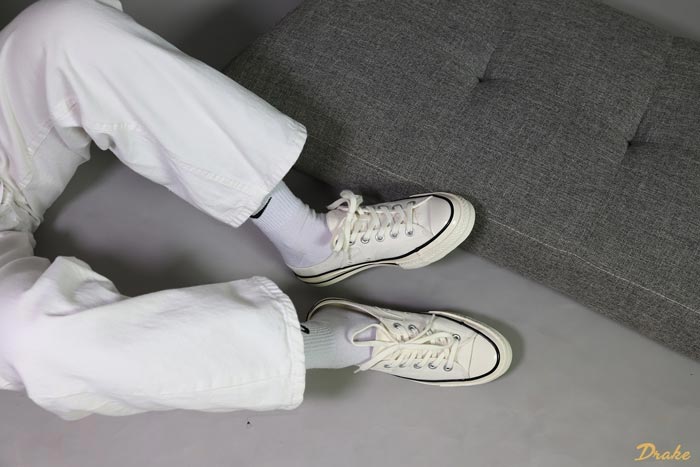 Thỏa sức sáng tạo với giày Converse đạp gót trong tủ đồ của bạn