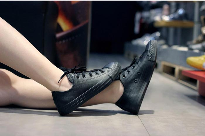 Nâng tầm phong cách với những mẫu Converse da chất lượng