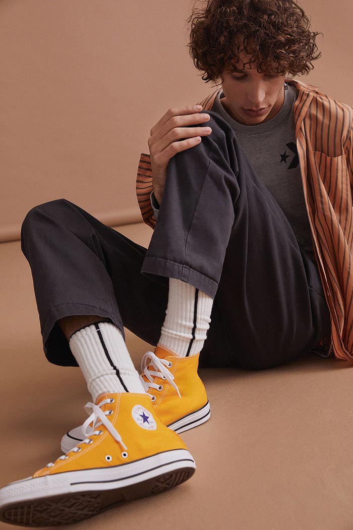 Chinh phục mọi outfit cùng sắc vàng rực rỡ của giày Converse Sunflower 1970s
