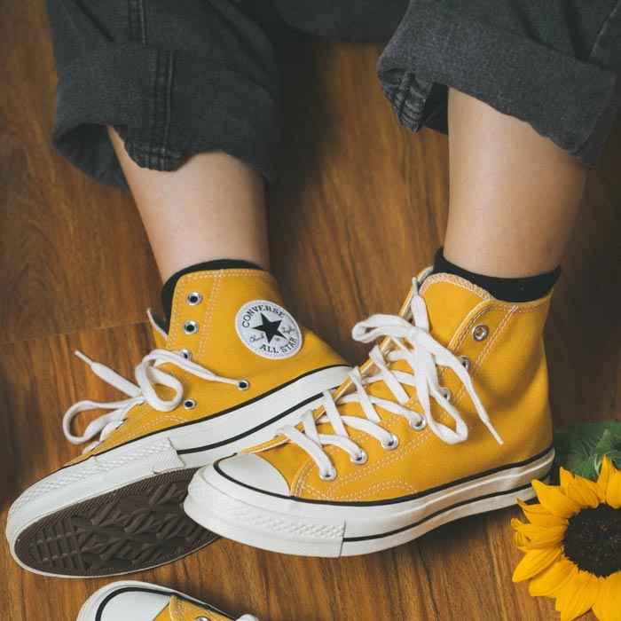 Chinh phục mọi outfit cùng sắc vàng rực rỡ của giày Converse Sunflower 1970s