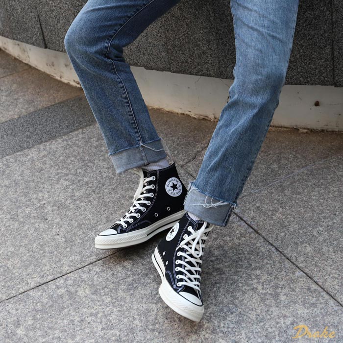 Giày Converse đen - Phá vỡ mọi nguyên tắc mix-match