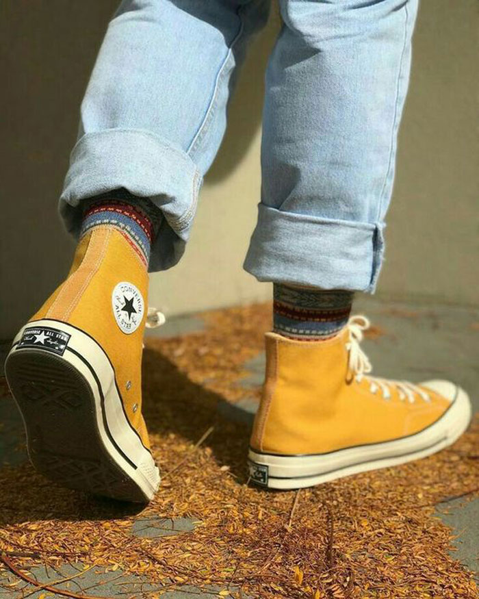Check ngay những kiểu phối độc lạ cùng giày Converse 1970 vàng trendy