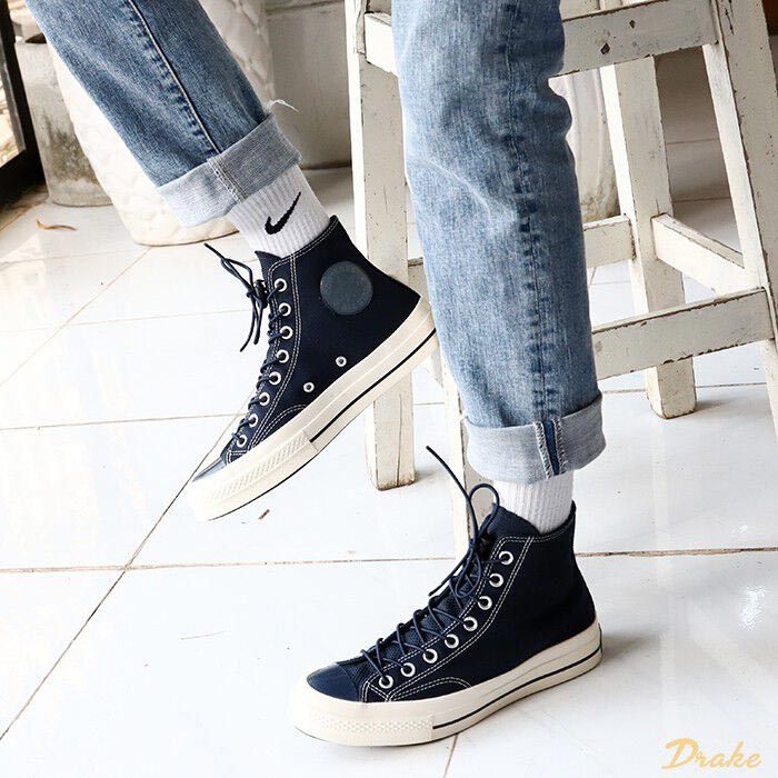 Converse cổ cao đen - Item giúp bạn chinh phục mọi phong cách