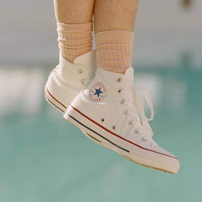 Giải mã câu hỏi Converse cổ cao hay thấp đẹp cho các tín đồ thời trang