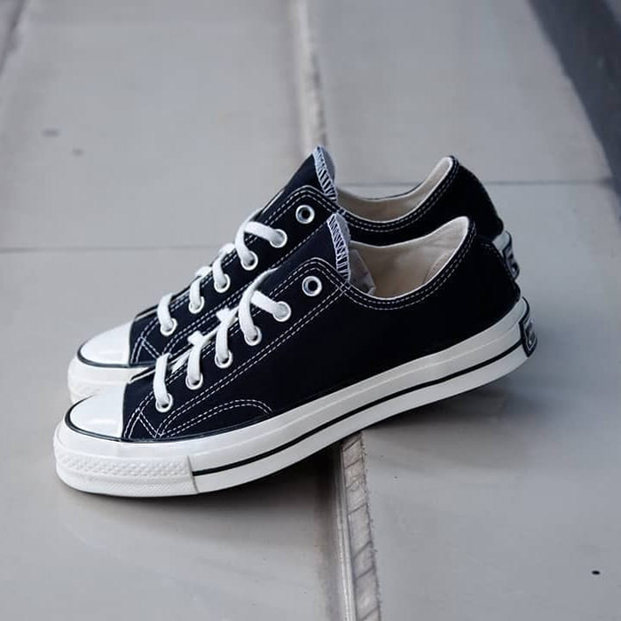 Vững tâm tiến về phía trước khi đã có đôi giày Converse Canvas trên chân