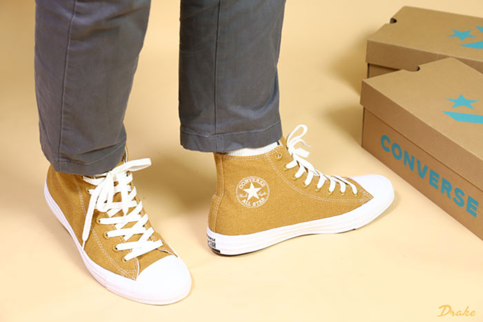 Xuýt xoa trước vẻ đẹp thời thượng của những mẫu giày Converse cao cổ