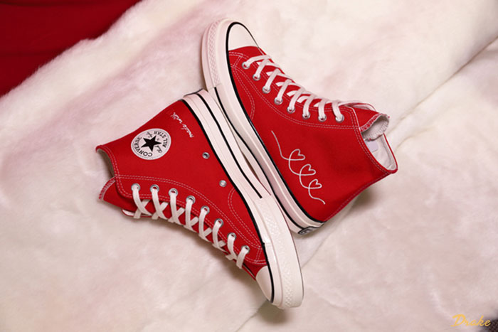 Xuýt xoa trước vẻ đẹp thời thượng của những mẫu giày Converse cao cổ