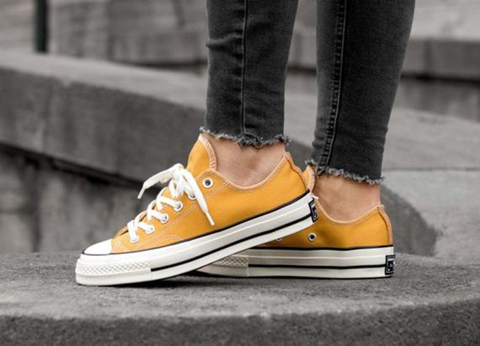 Không chỉ đẹp mà còn hợp mùa chính là những mẫu Converse Chuck 70 Low Top