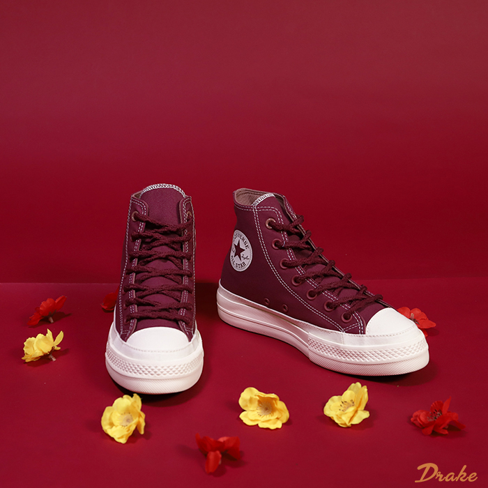 Đón đầu xu thế với giày Converse Chuck Taylor All Star cổ cao
