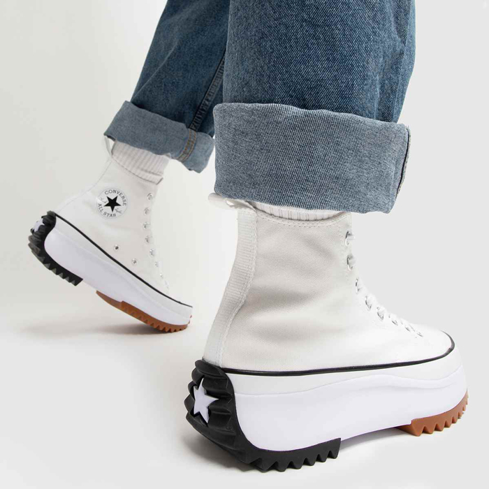 Độ “hot” của những mẫu giày Converse full trắng chưa bao giờ hạ nhiệt
