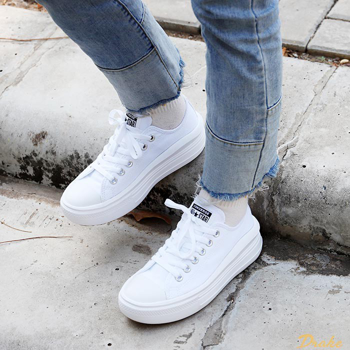 Độ “hot” của những mẫu giày Converse full trắng chưa bao giờ hạ nhiệt