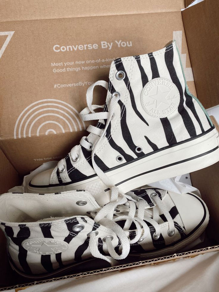 Đổi mới phong cách cùng giày Converse hoạ tiết vằn