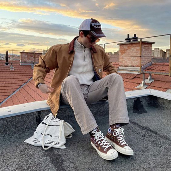 Vẻ đẹp cổ điển nhất định không thể bỏ lỡ của giày Converse nâu