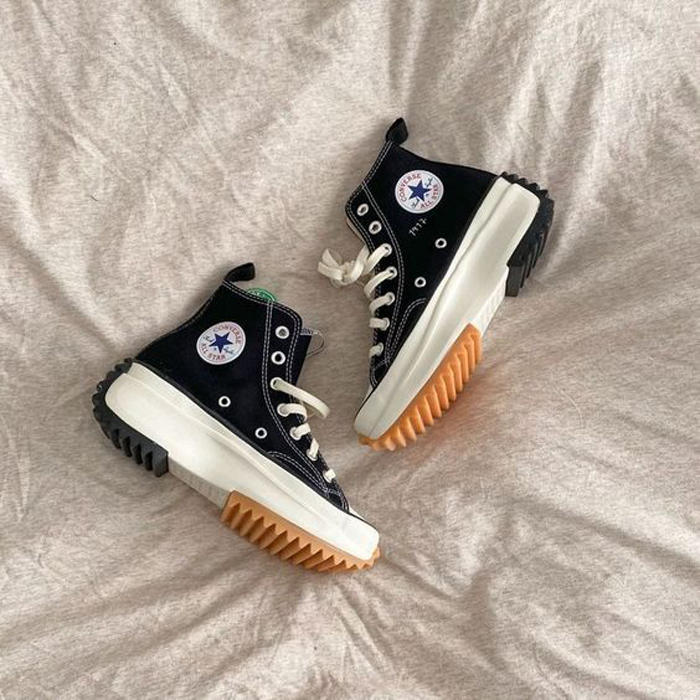 Bắt trend “hack dáng” chất lừ cùng đôi giày Converse Star Hike