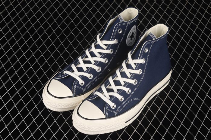 Converse xanh biển - Sắc màu sáng giá cho mọi cuộc vui