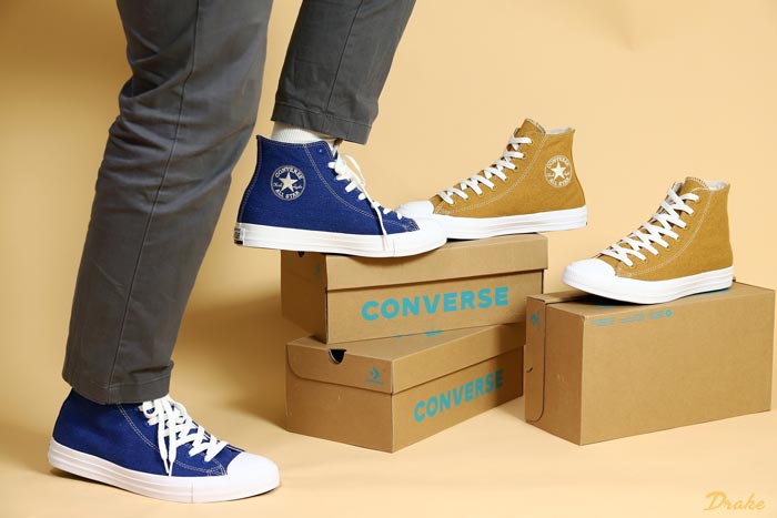 Xua tan nắng mùa hè cùng những đôi giày Converse xanh 