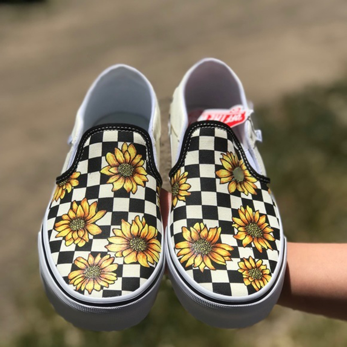 Tự thiết kế những item không đụng hàng bằng cách custom giày Vans Caro