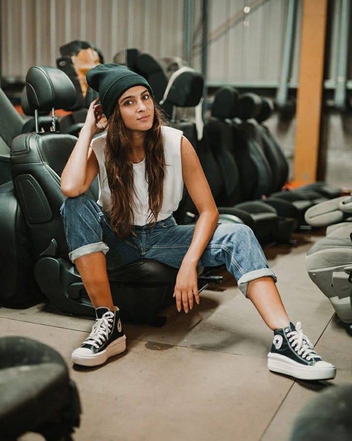 Các cô nàng có thể vừa cá tính vừa dịu dàng với những dòng giày nữ Converse