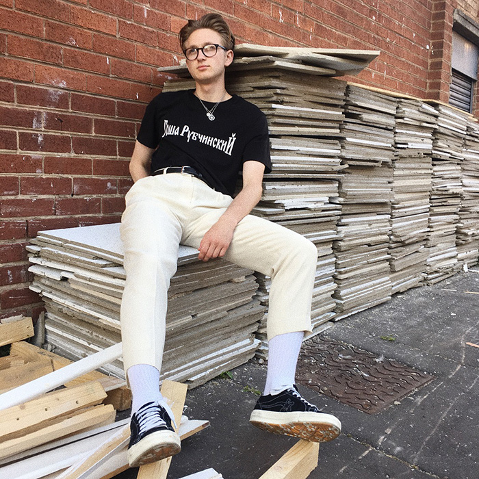 Đón chào tháng 3 bằng những outfit cực chất cùng Converse