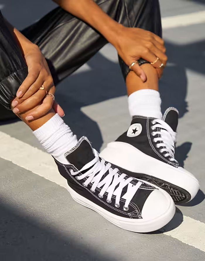 Giày Converse Chuck Taylor All Star Move khác biệt so với Converse Classic?