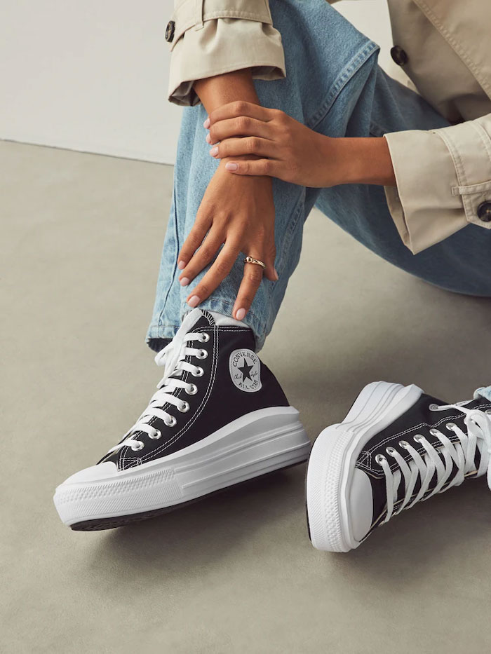 Giày Converse Chuck Taylor All Star Move khác biệt so với Converse Classic?