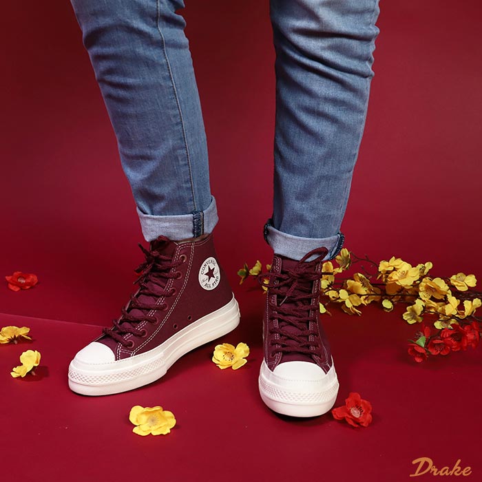 Những bước chân đầy năng lượng với giày Converse độn
