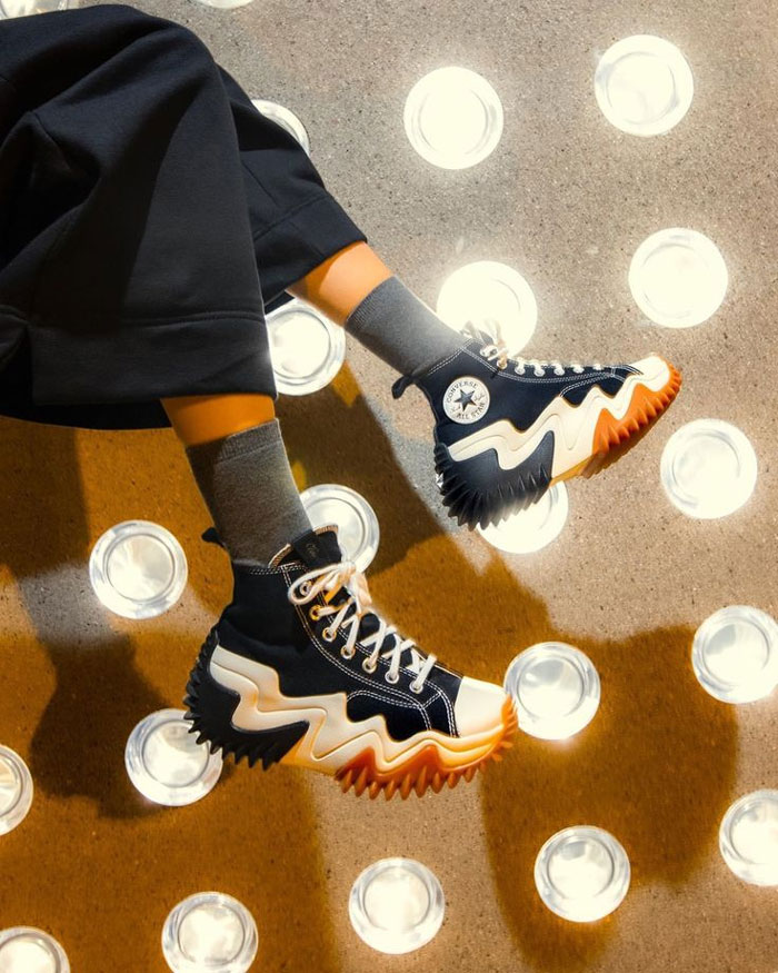 Sải bước tự tin với diện mạo bứt phá của giày Converse Run Star Motion