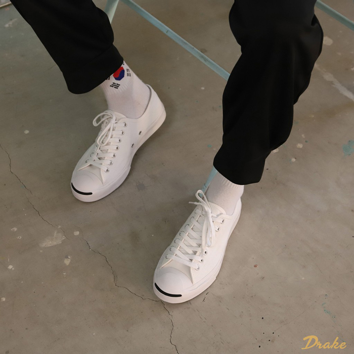 Theo đuổi phong cách đơn giản đừng vội bỏ qua giày Converse basic