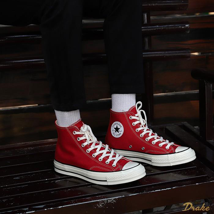 Theo đuổi phong cách đơn giản đừng vội bỏ qua giày Converse basic