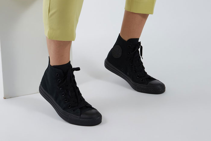 Giày Converse cao cổ full đen - gương mặt chuẩn mực được tin dùng nhất