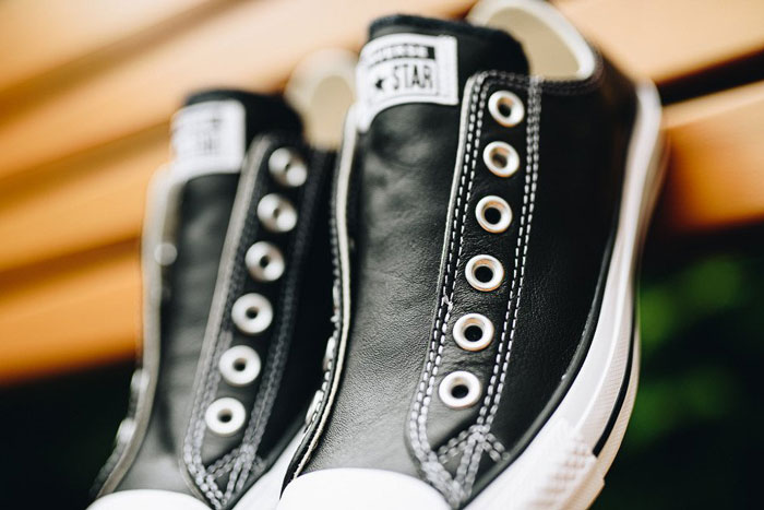 Nhìn lại những thiết kế giày Converse da thấp cổ với chất liệu hợp thời