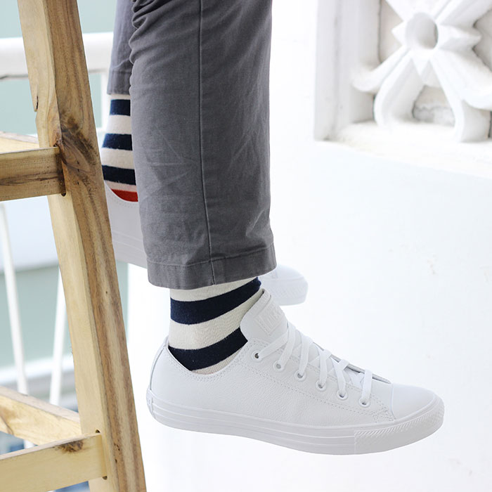 Nhìn lại những thiết kế giày Converse da thấp cổ với chất liệu hợp thời