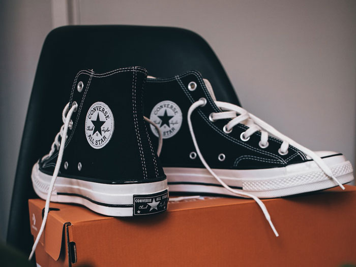 Khám phá giày Converse làm bằng chất liệu gì - Lựa chọn nào là phù hợp