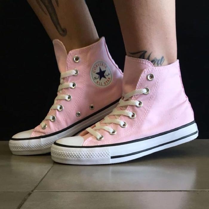 Mang đến vẻ đẹp nữ tính với giày Converse màu hồng