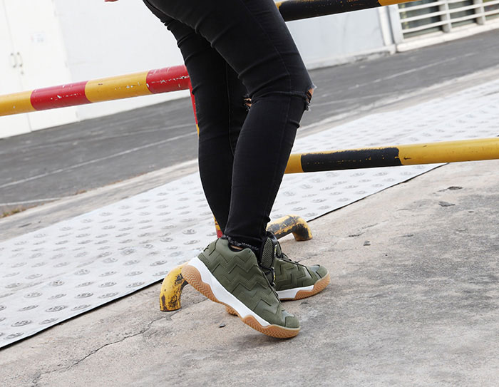 Giày Converse màu xanh - Năng lượng tươi mới cho mỗi bước chân