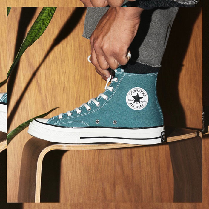 Giày Converse màu xanh - Năng lượng tươi mới cho mỗi bước chân