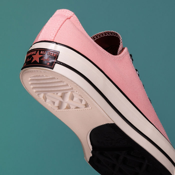 Giày Converse nữ cổ thấp màu hồng và cách phối màu đầy tinh tế
