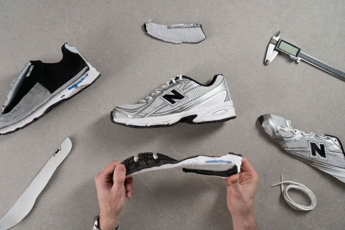 Giày New Balance 740 – Khám phá sức hút của mẫu sneaker mang dấu ấn Y2K