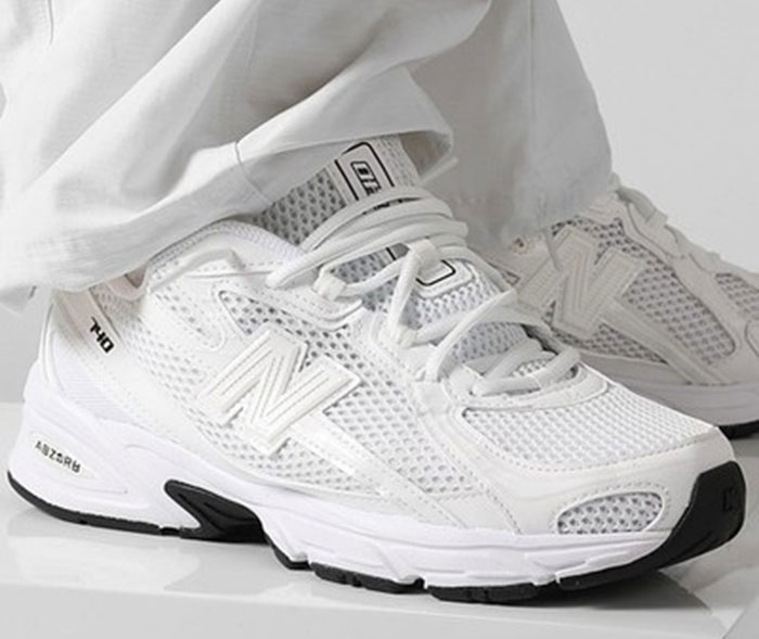 Giày New Balance 740 – Khám phá sức hút của mẫu sneaker mang dấu ấn Y2K