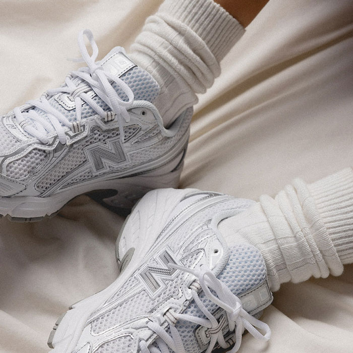 Giày New Balance 740 – Khám phá sức hút của mẫu sneaker mang dấu ấn Y2K